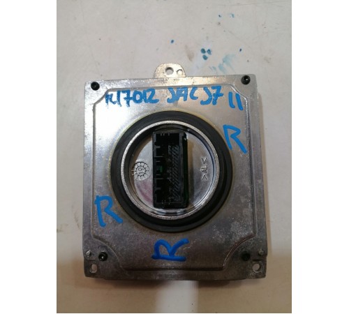 Блок розжига фар правый