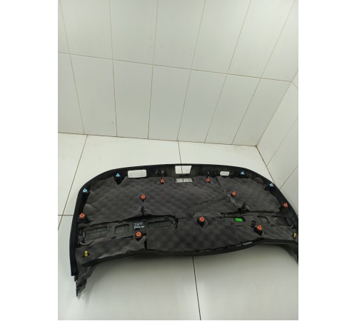 Обшивка двери крышки багажника