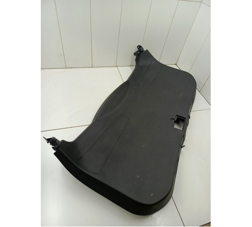 Обшивка двери крышки багажника