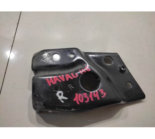 Кронштейн радиатора правый верхний