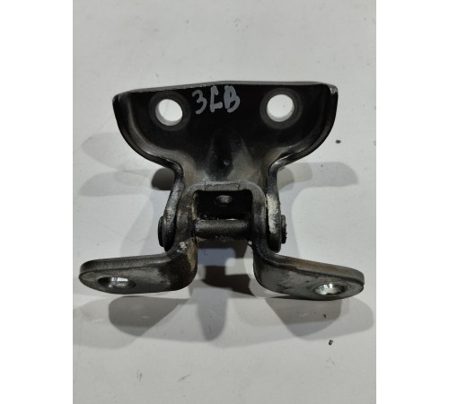 Петля двери(задняя левая верхняя)