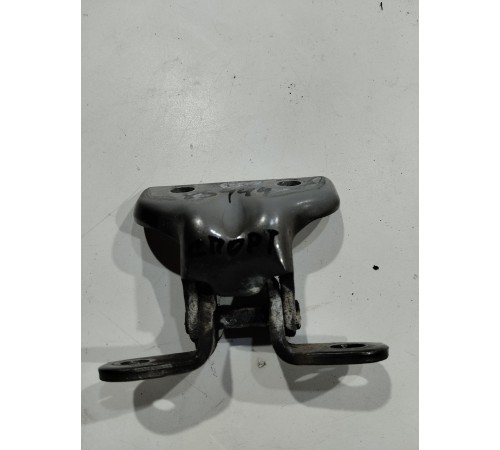 Петля двери(задняя левая верхняя)