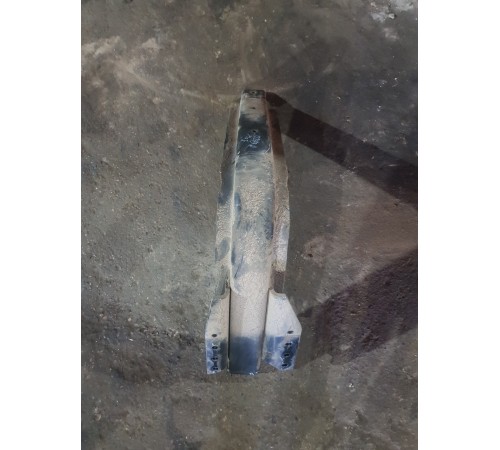 Кронштейн крепление топливного бака