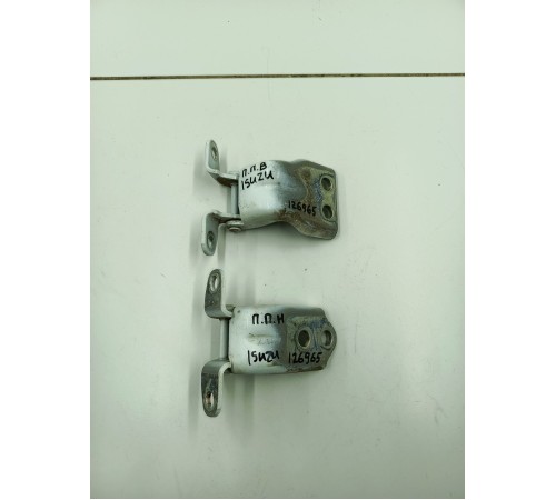 Петля передней правой двери