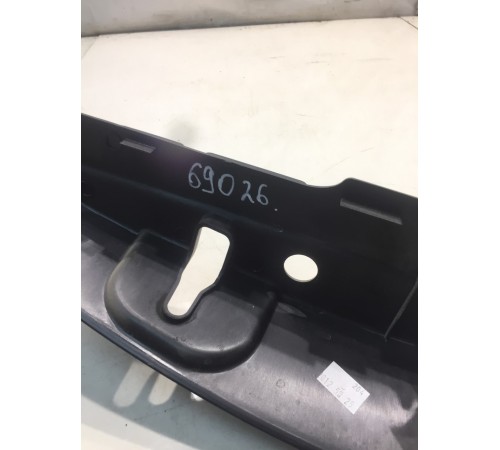 Накладка замка багажника