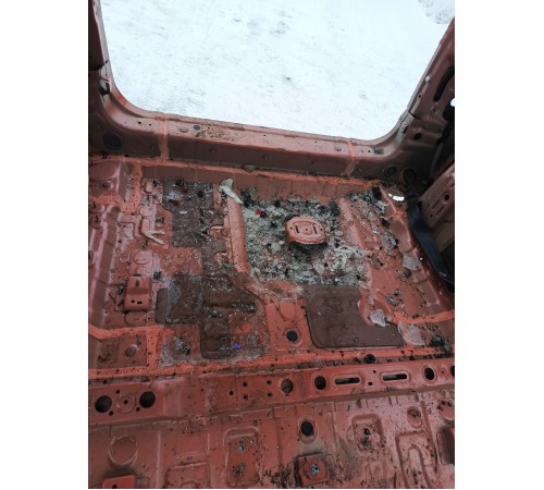 Ниша багажника (запасного колеса)