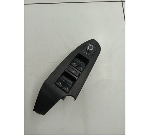 Блок кнопок стеклоподъёмников передний левый