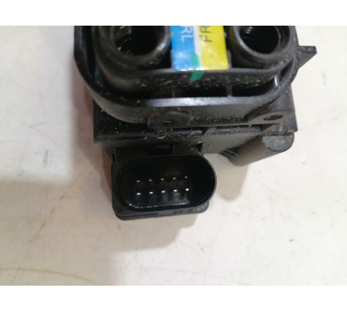 Блок клапанов пневмоподвески