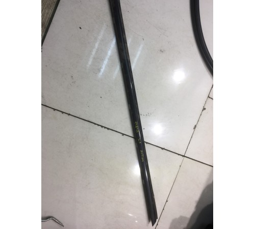 Уплотнитель двери (задний, левый)