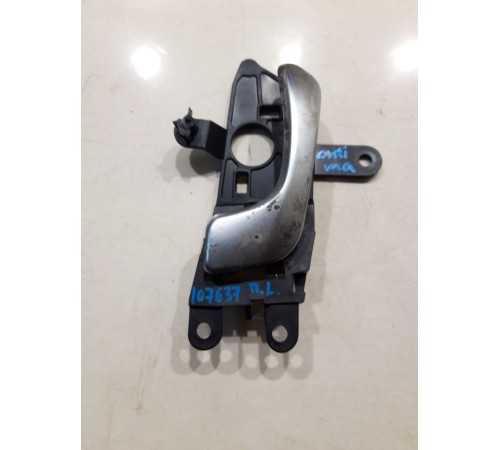 Ручка двери (передняя левая внутренняя)