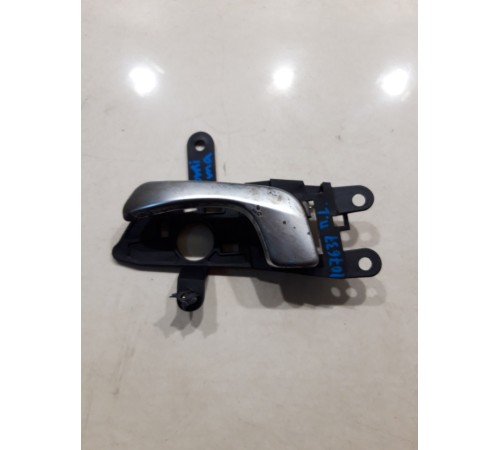 Ручка двери (передняя левая внутренняя)