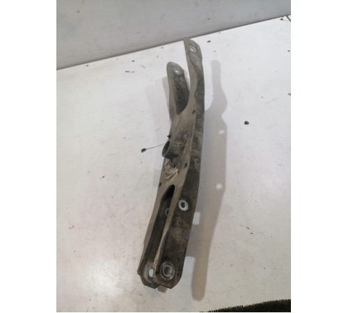 Рычаг задний правый