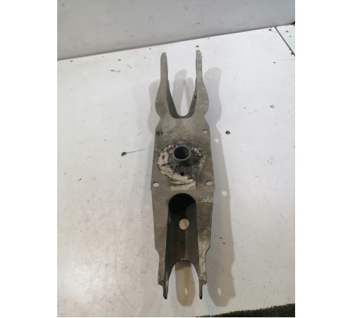 Рычаг задний правый