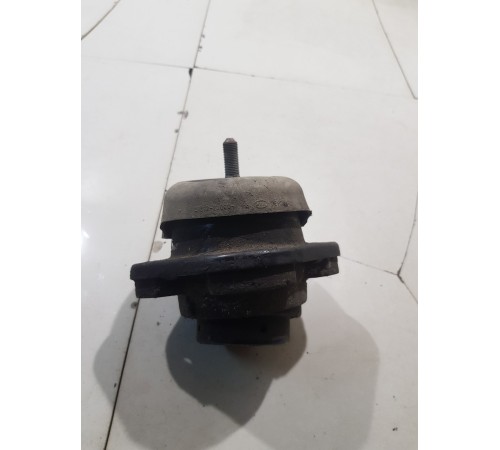 Подушка двигателя левая