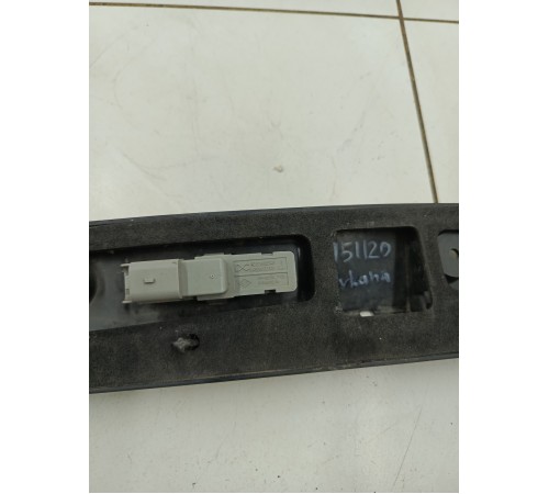 Накладка крышки багажника