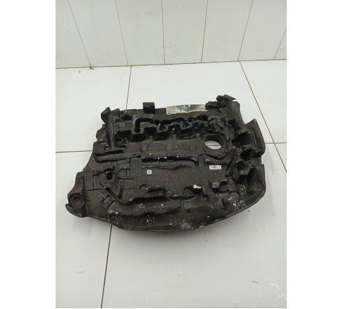 Декоративная крышка двигателя