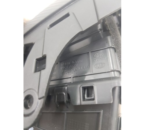 Воздушный дефлектор передний левый