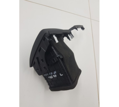 Воздушный дефлектор передний левый