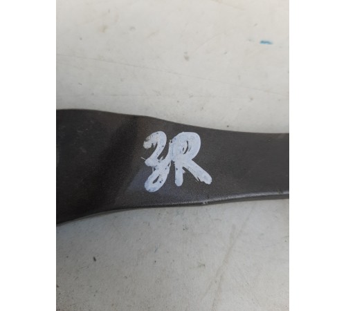 Петля двери багажника (правая)