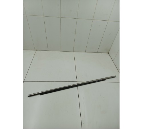 Уплотнитель стекла передний левый (наружный)