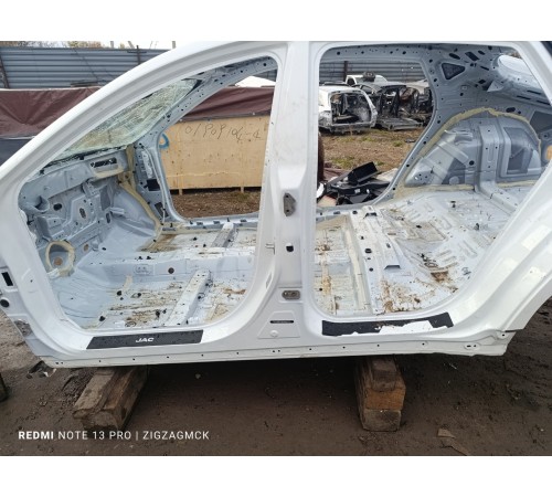 Порог со стойкой левый