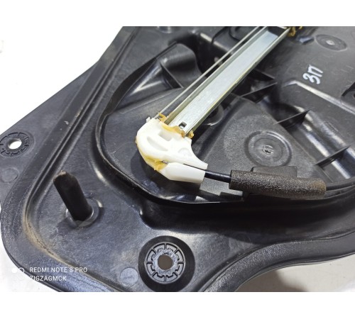 Стеклоподъемник (задний правый)