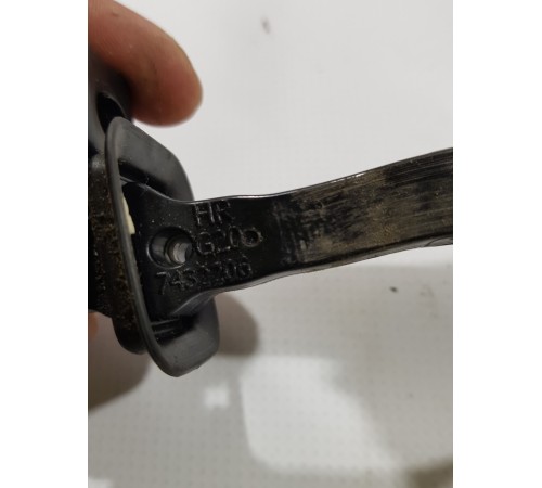 Ограничитель двери задний правый