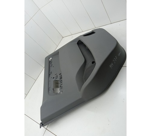 Обшивка двери передняя правая