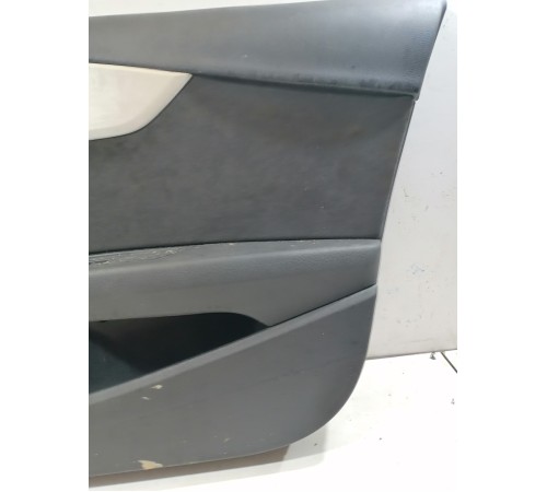 Обшивка двери передняя правая