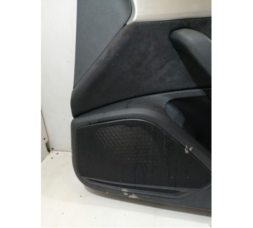 Обшивка двери передняя правая