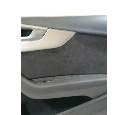 Обшивка двери передняя правая