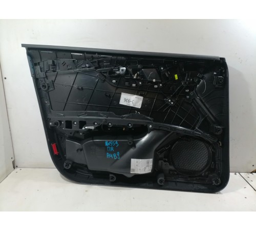 Обшивка двери передняя правая