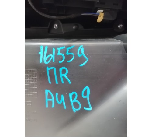 Обшивка двери передняя правая