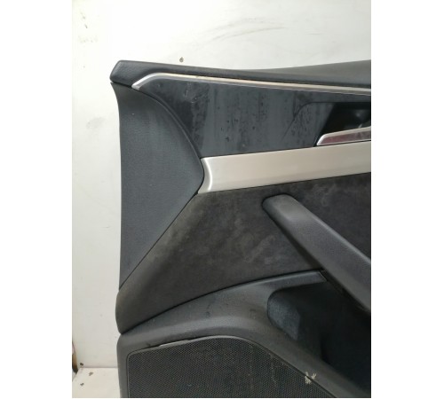 Обшивка двери передняя правая