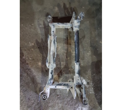 Балка подвески (подрамник) задняя