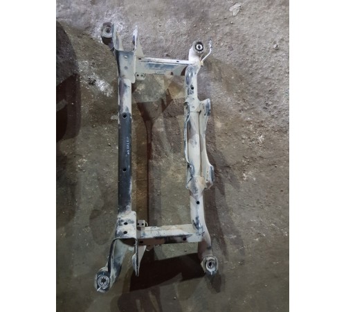 Балка подвески (подрамник) задняя