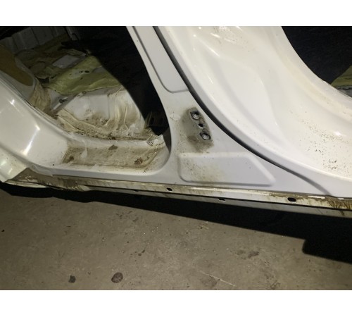 Порог со стойкой (правый)