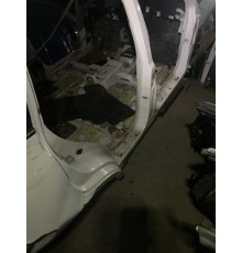 Порог со стойкой (правый)