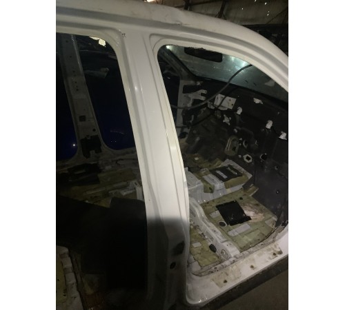 Порог со стойкой (правый)