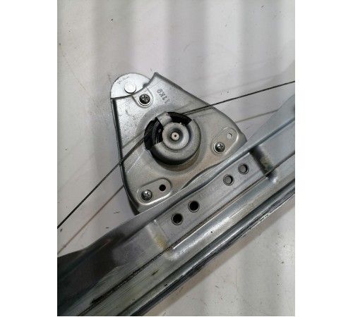 Стеклоподъемник двери передний левый