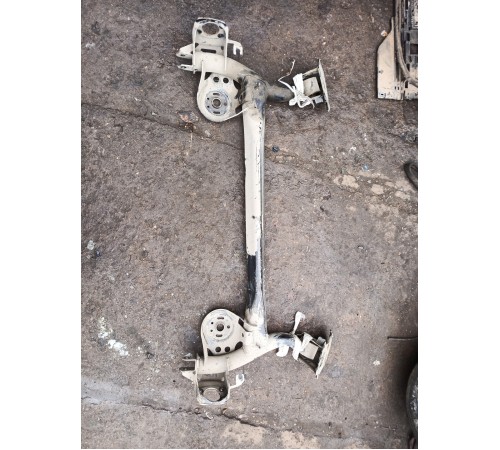 Балка подвески (подрамник) задняя