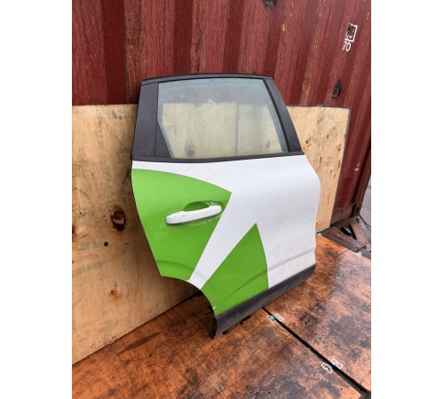 Дверь задняя правая