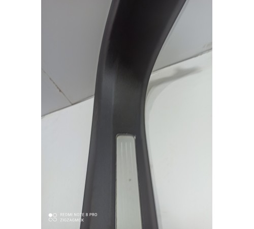 Накладка порога (передняя правая)