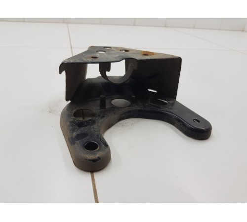 Кронштейн запасного колеса