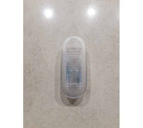 Плафон солнцезащитного козырька левый