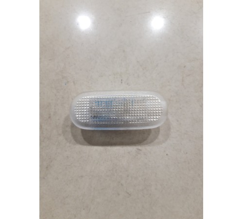 Плафон солнцезащитного козырька левый