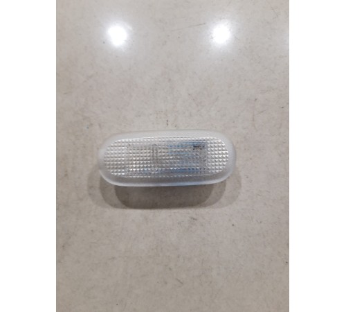 Плафон солнцезащитного козырька левый