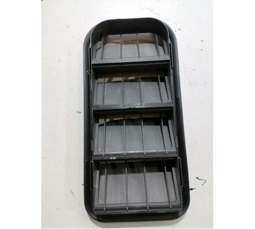 Решетка вентиляционная задняя 