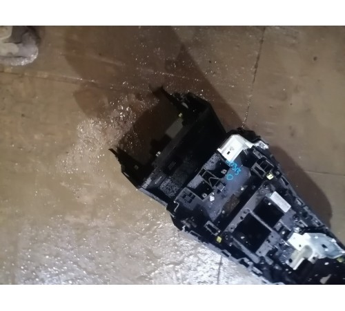 Центральная консоль (с подлокотником)