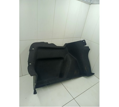 Обшивка багажника левая